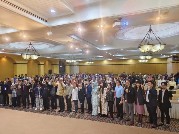 นายกร่วมประชุมรับฟังความคิดเห็น ครั้งที่ 7 (เวทีที่ 43 )