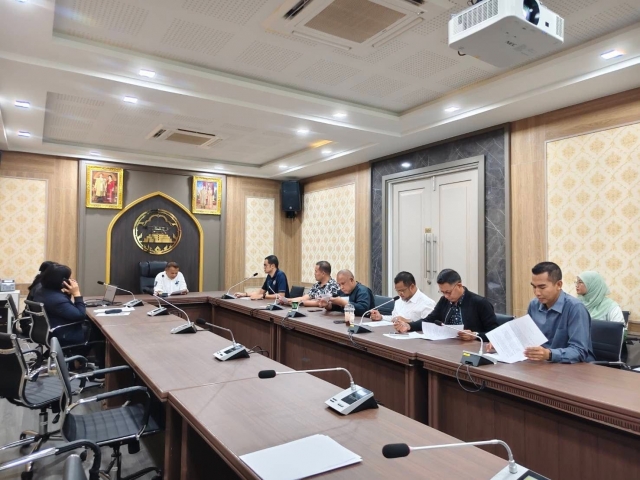 ประชุมการคัดเลือกกรรมการผู้ทรงคุณวุฒิในคณะกรรมการพนักงานส่วนตำบลจังหวัดปัตตานี