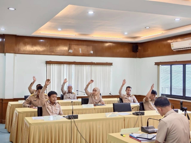 นายกองค์การบริหารส่วนตำบลปุโละปุโย แถลงนโยบายต่อสภาองค์การบริหารส่วนตำบลปุโละปุโย